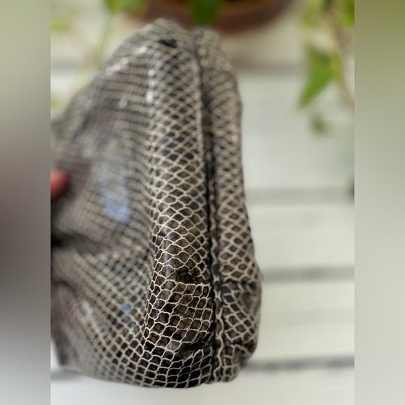Gorgeous Vintage Snakeskin Evening Bag, Clutch or Shoulder Bag - Picture 13 of 14